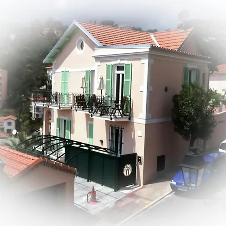 A Scandinavian Exclusive Design Residence - Premium Living - Two Private Balconies W Panoramic Sea View - 3 Min To Beach - Parking アパート マントン