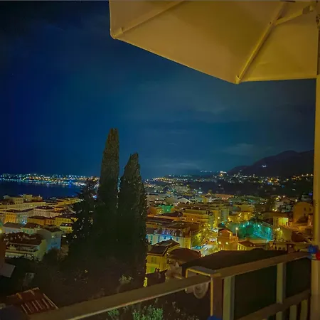 A Scandinavian Exclusive Design Residence - Premium Living - Two Private Balconies W Panoramic Sea View - 3 Min To Beach - Parking