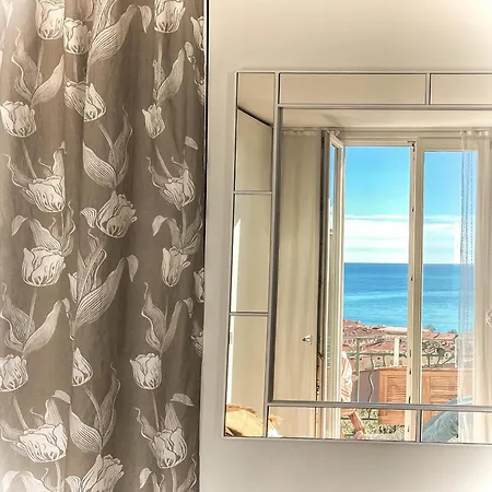 アパート A Scandinavian Exclusive Design Residence - Premium Living - Two Private Balconies W Panoramic Sea View - 3 Min To Beach - Parking